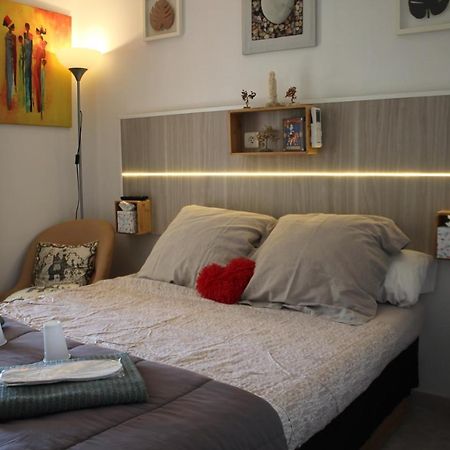 Philippe & Marie, A Louer Petite Chambre Chez L'Habitant Avec Terrasse Dans Villa, Au Pied Du Luberon Кюкюрон Экстерьер фото