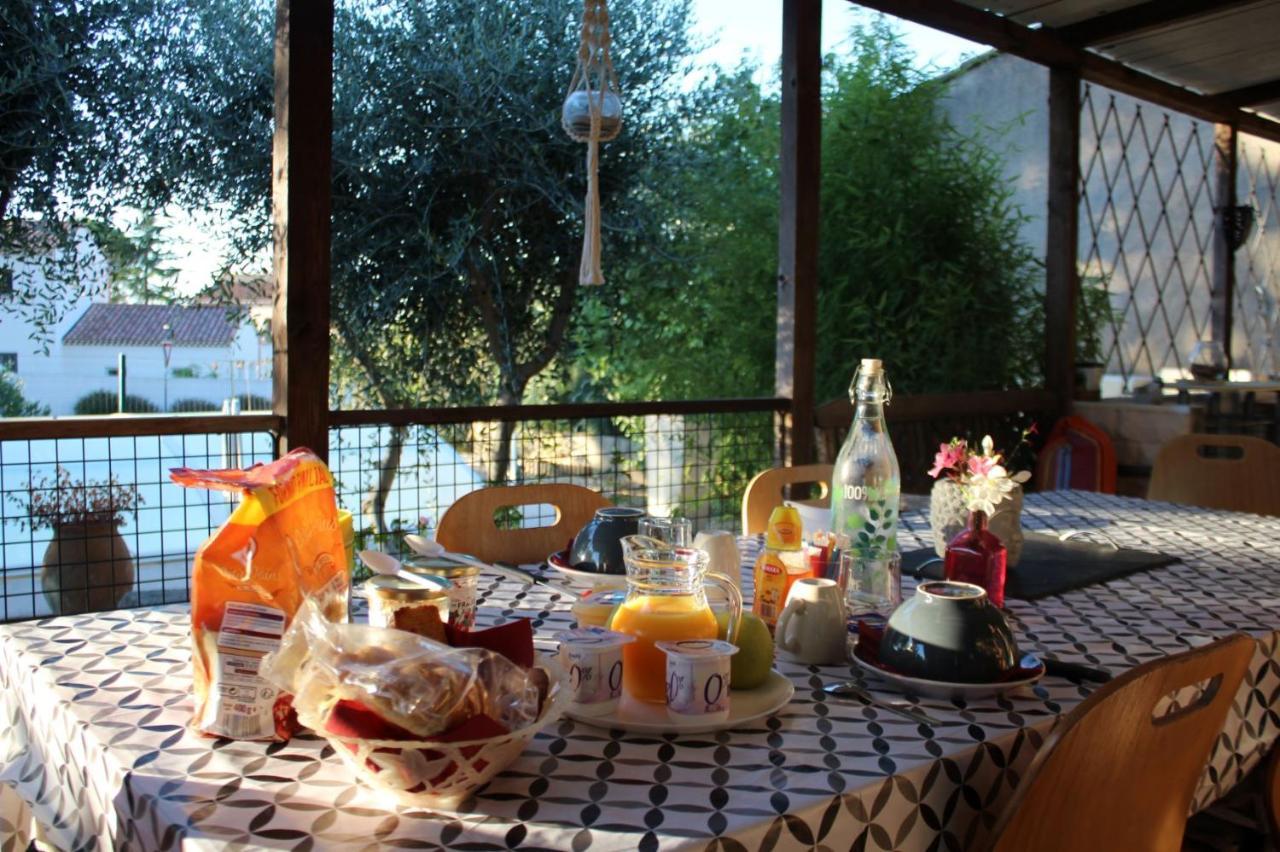 Philippe & Marie, A Louer Petite Chambre Chez L'Habitant Avec Terrasse Dans Villa, Au Pied Du Luberon Кюкюрон Экстерьер фото